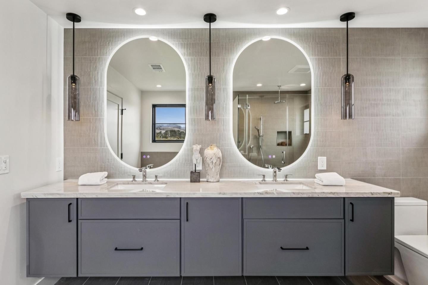 Detail Gallery Image 32 of 52 For 587 Creekside Dr, Half Moon Bay,  CA 94019 - 4 Beds | 3/1 Baths