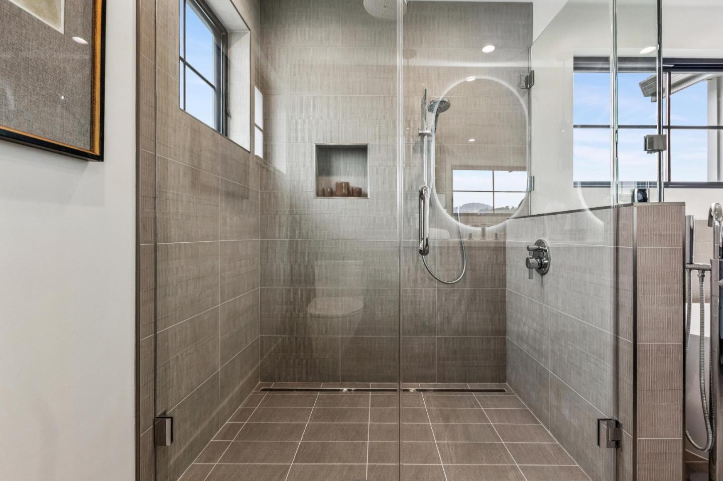 Detail Gallery Image 34 of 52 For 587 Creekside Dr, Half Moon Bay,  CA 94019 - 4 Beds | 3/1 Baths