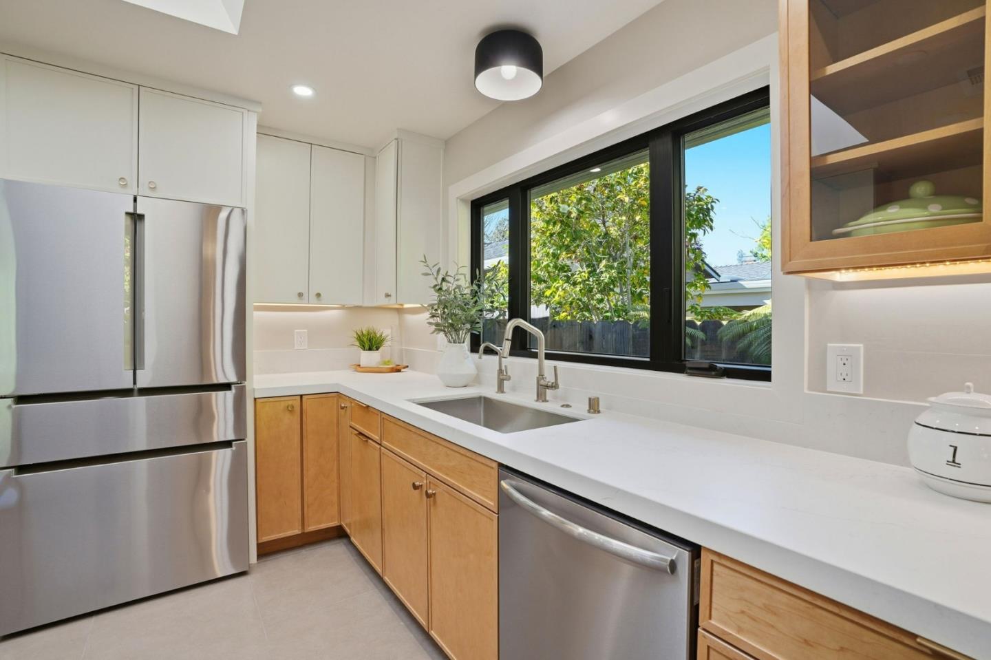 Detail Gallery Image 16 of 41 For 224 Lexington Dr, Menlo Park,  CA 94025 - 3 Beds | 2 Baths