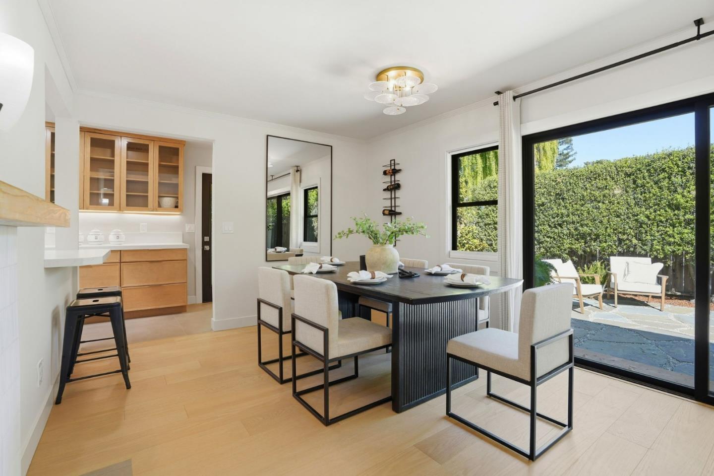 Detail Gallery Image 21 of 41 For 224 Lexington Dr, Menlo Park,  CA 94025 - 3 Beds | 2 Baths