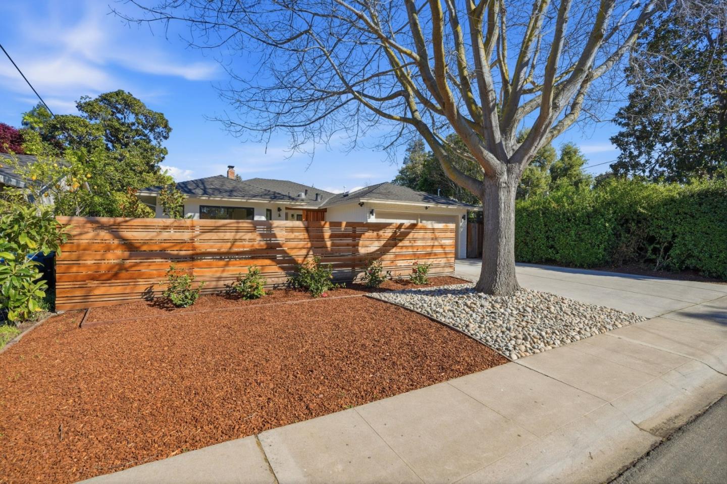 Detail Gallery Image 3 of 41 For 224 Lexington Dr, Menlo Park,  CA 94025 - 3 Beds | 2 Baths