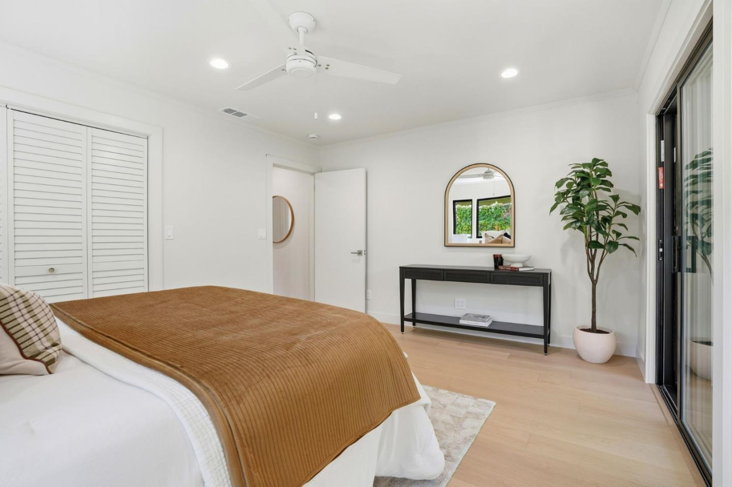 Detail Gallery Image 30 of 41 For 224 Lexington Dr, Menlo Park,  CA 94025 - 3 Beds | 2 Baths