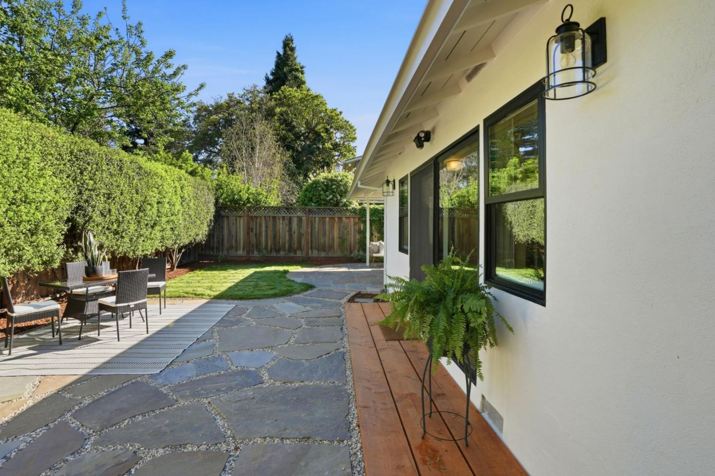 Detail Gallery Image 37 of 41 For 224 Lexington Dr, Menlo Park,  CA 94025 - 3 Beds | 2 Baths