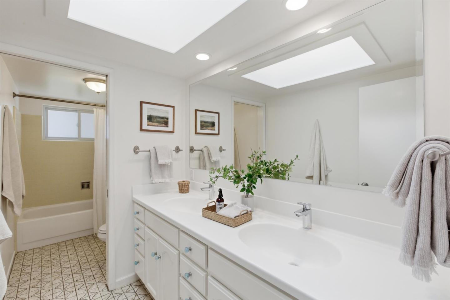 Detail Gallery Image 24 of 44 For 2708 Katrina Way, Mountain View,  CA 94040 - 4 Beds | 2 Baths