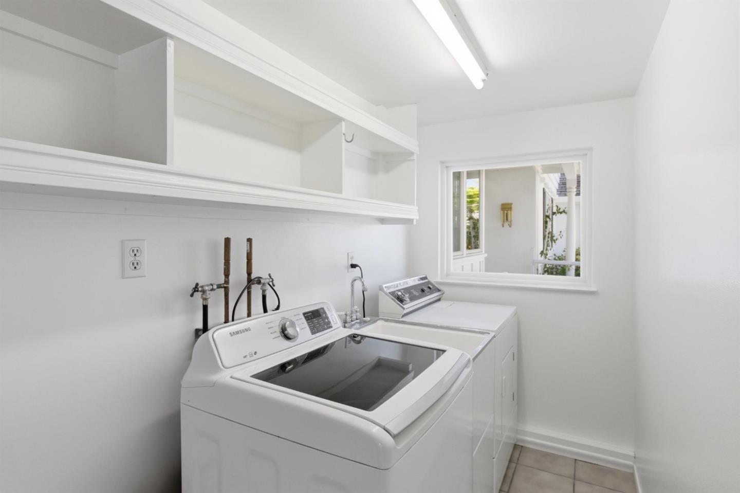 Detail Gallery Image 33 of 44 For 2708 Katrina Way, Mountain View,  CA 94040 - 4 Beds | 2 Baths