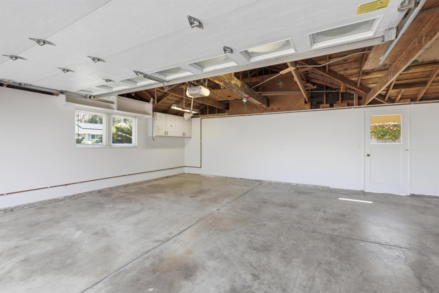 Detail Gallery Image 34 of 44 For 2708 Katrina Way, Mountain View,  CA 94040 - 4 Beds | 2 Baths