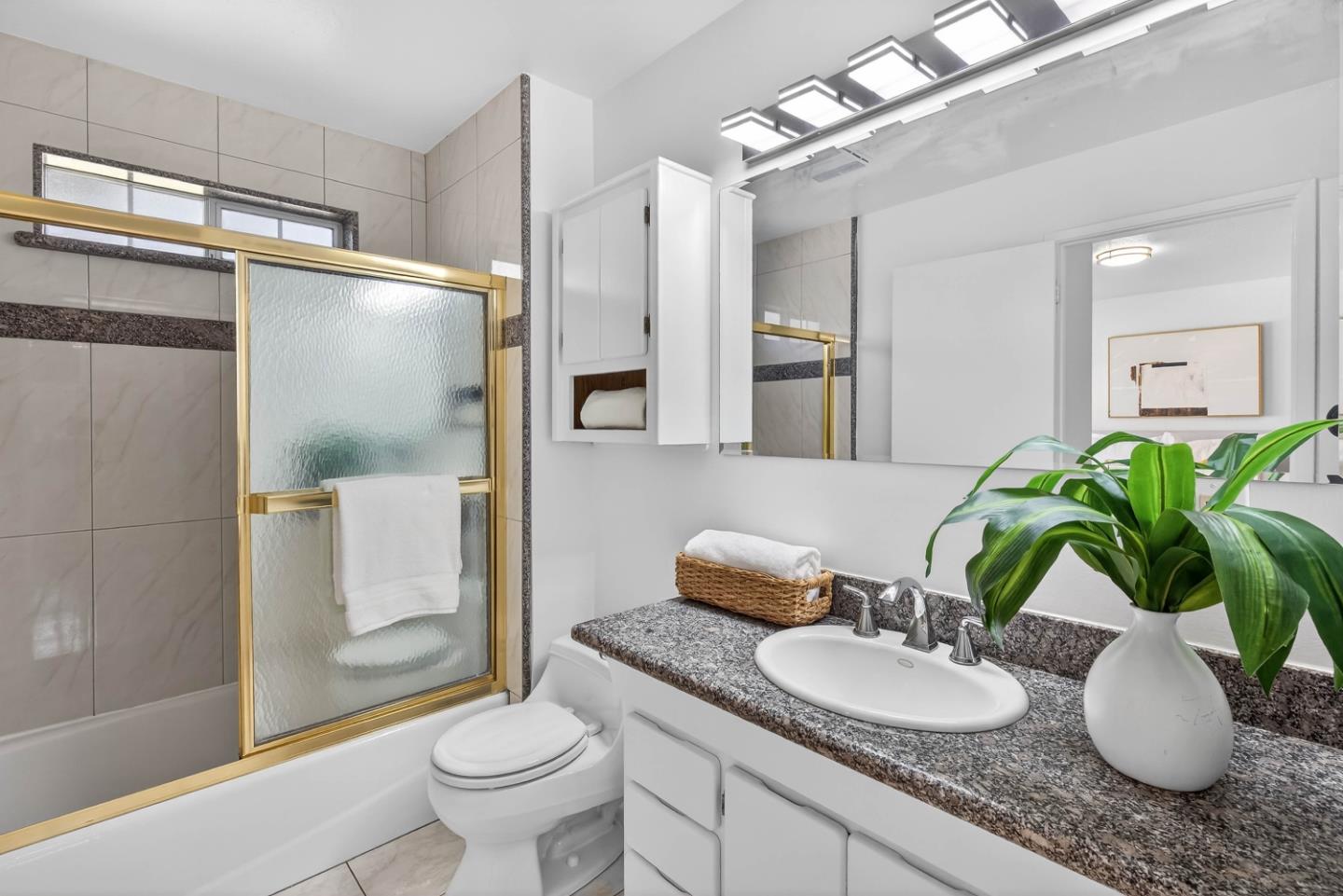 Detail Gallery Image 25 of 32 For 5142 Bela Dr, San Jose,  CA 95129 - 5 Beds | 2/1 Baths