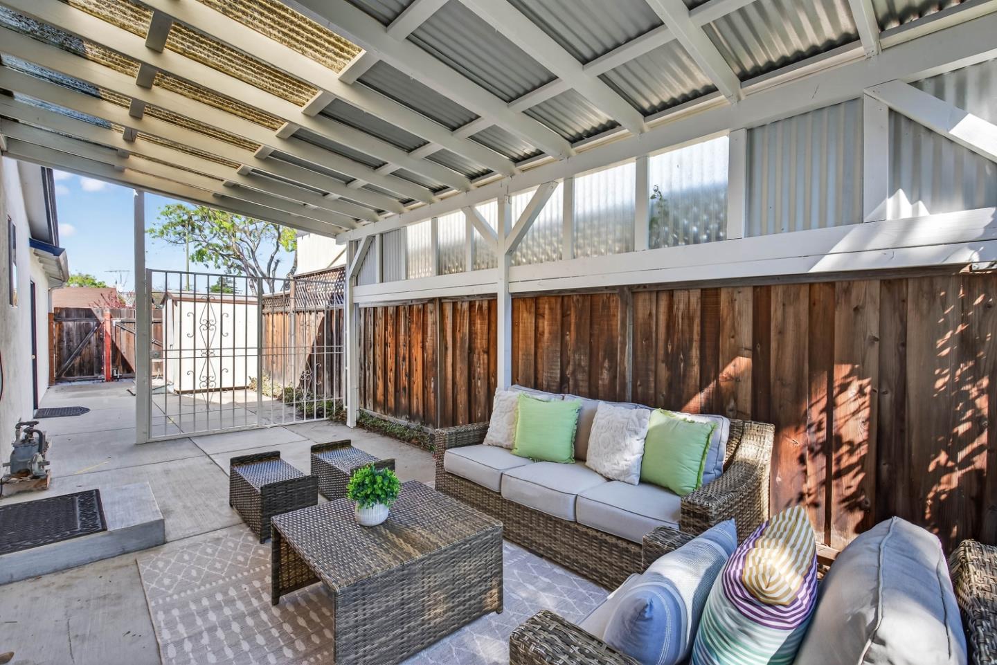 Detail Gallery Image 27 of 32 For 5142 Bela Dr, San Jose,  CA 95129 - 5 Beds | 2/1 Baths