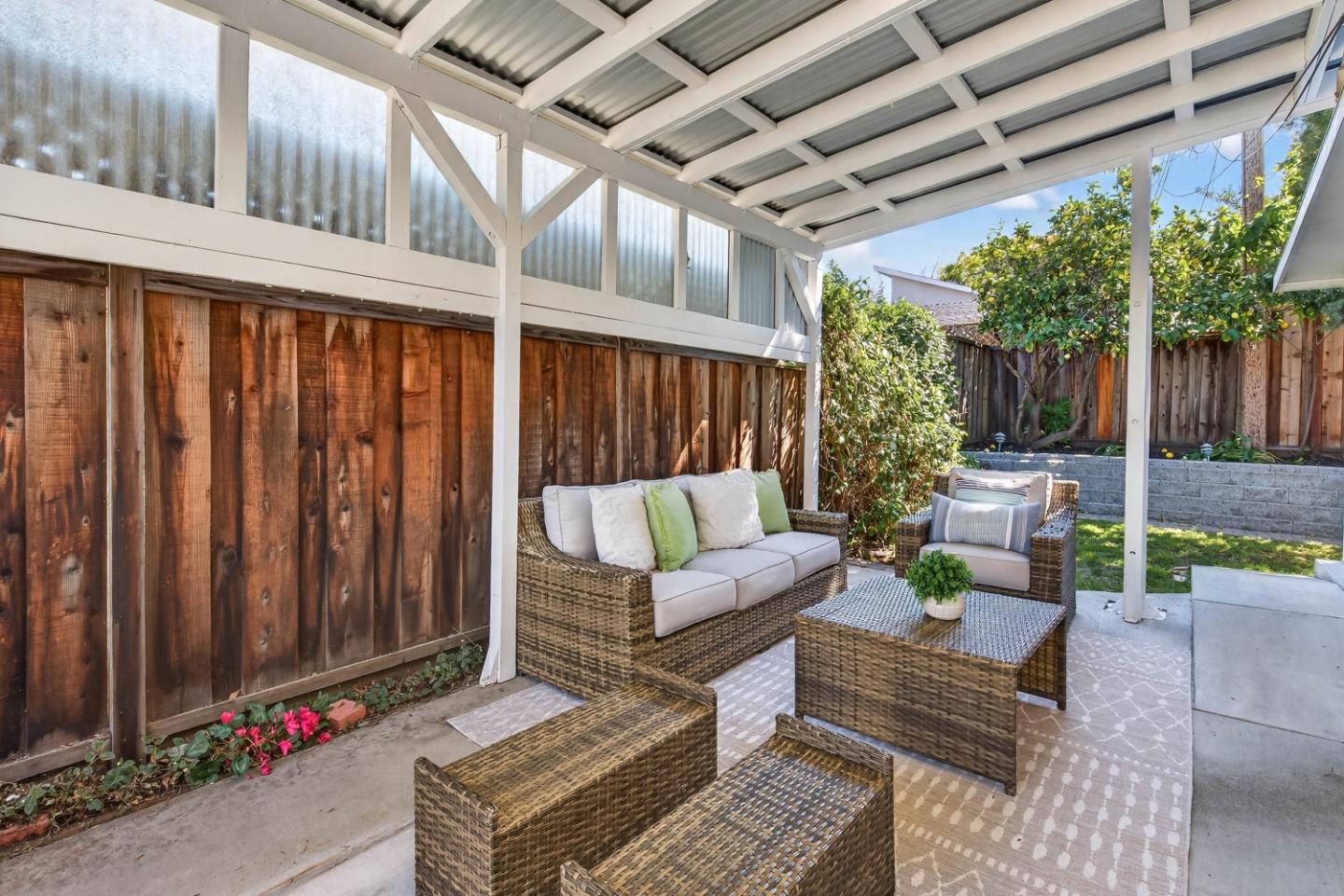 Detail Gallery Image 28 of 32 For 5142 Bela Dr, San Jose,  CA 95129 - 5 Beds | 2/1 Baths