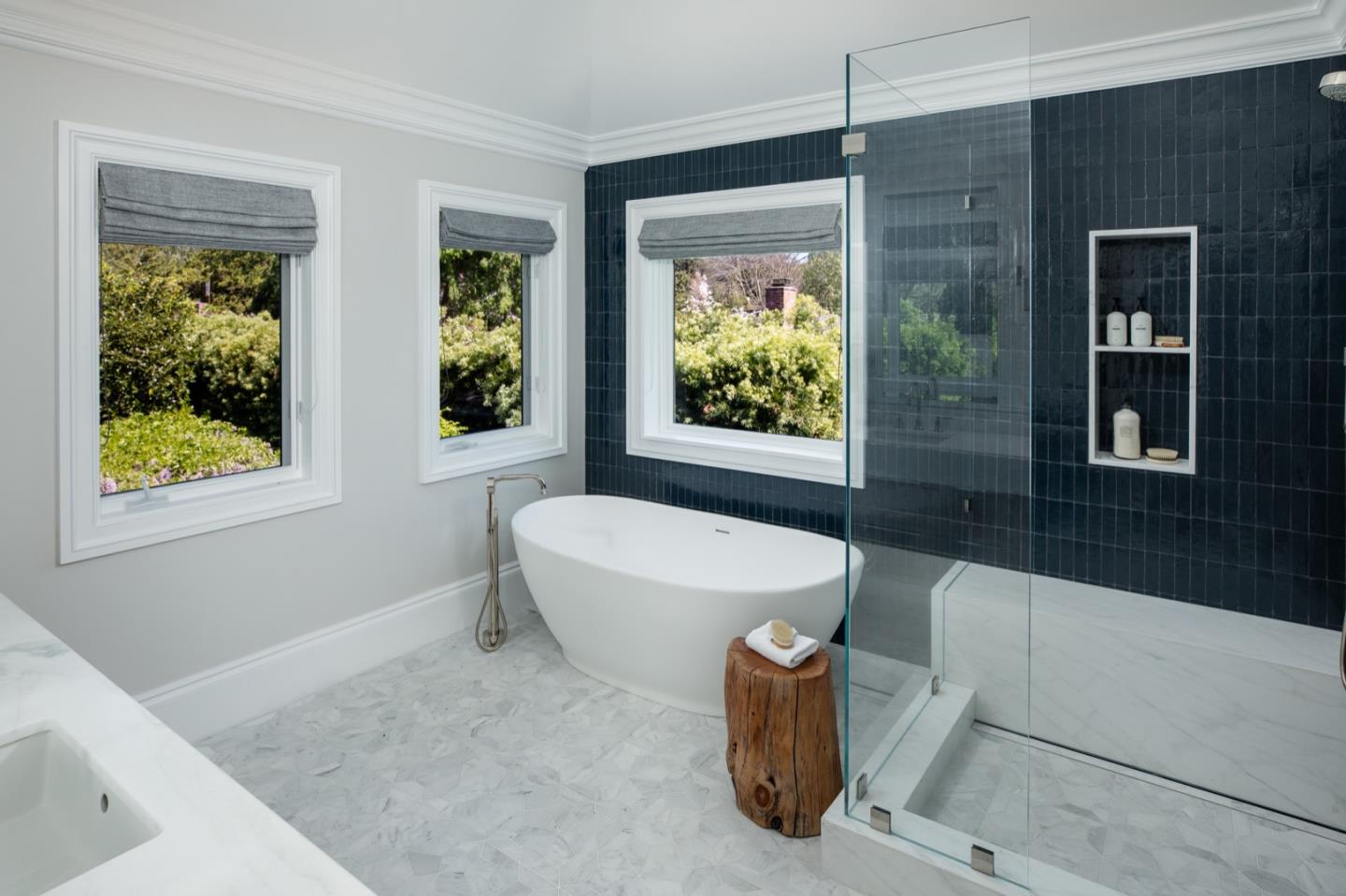 Detail Gallery Image 10 of 21 For 1385 Dana Ave, Palo Alto,  CA 94301 - 4 Beds | 3/1 Baths