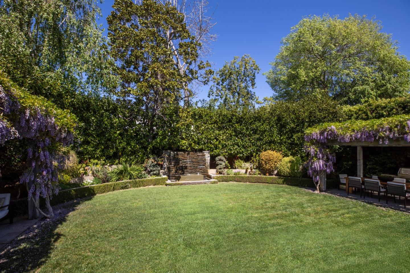 Detail Gallery Image 18 of 21 For 1385 Dana Ave, Palo Alto,  CA 94301 - 4 Beds | 3/1 Baths