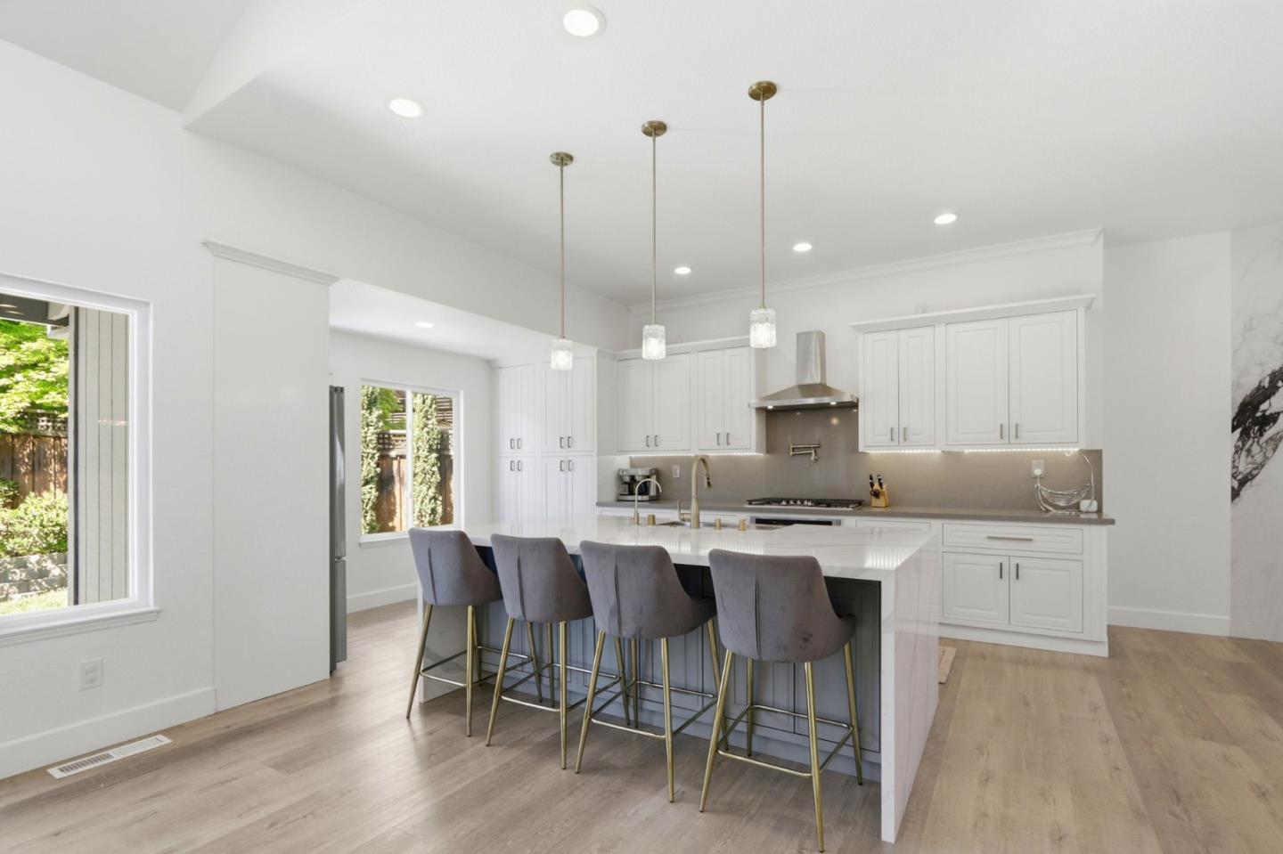 Detail Gallery Image 12 of 63 For 5979 Starwood Dr, San Jose,  CA 95120 - 4 Beds | 2/1 Baths