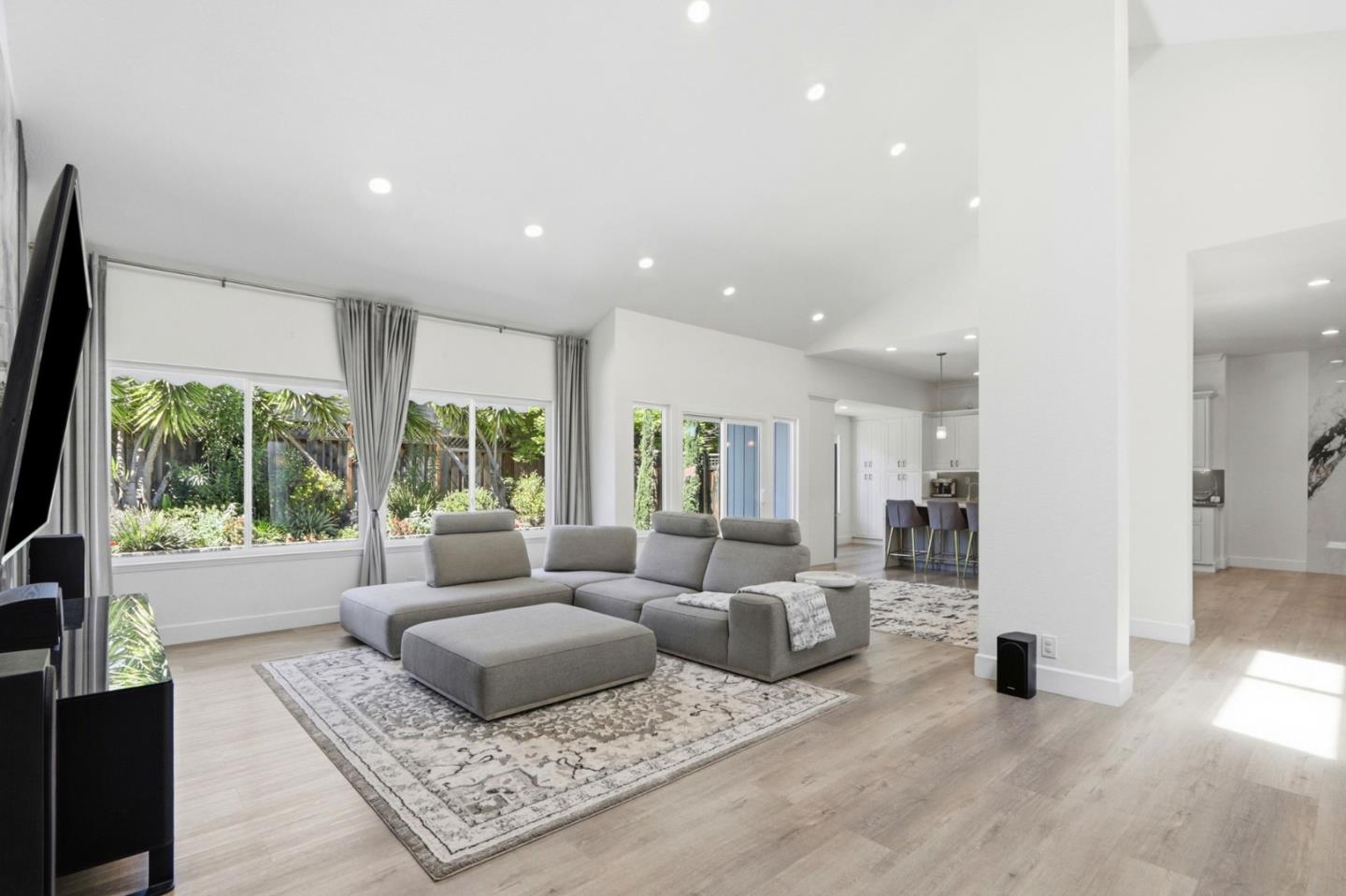 Detail Gallery Image 7 of 63 For 5979 Starwood Dr, San Jose,  CA 95120 - 4 Beds | 2/1 Baths