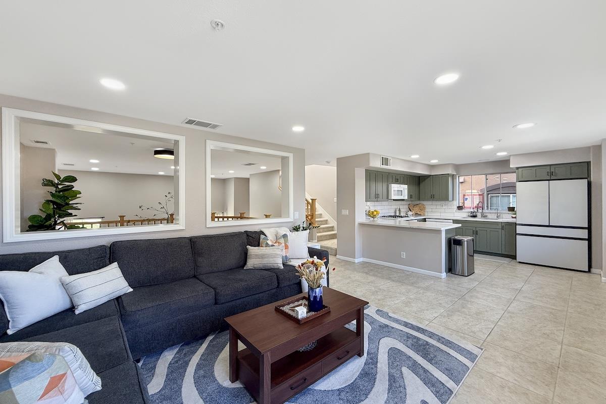 Detail Gallery Image 16 of 53 For 3224 Vinifera Dr, San Jose,  CA 95135 - 3 Beds | 2 Baths