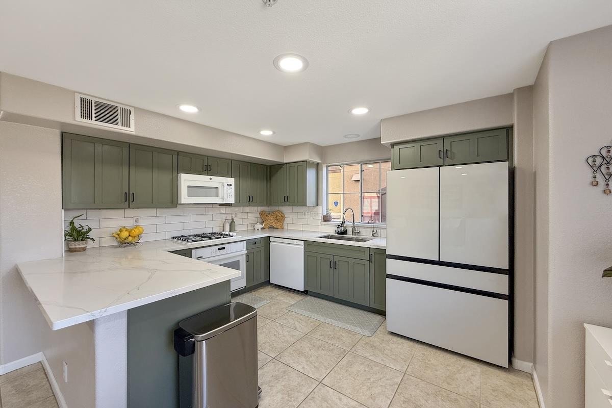 Detail Gallery Image 17 of 53 For 3224 Vinifera Dr, San Jose,  CA 95135 - 3 Beds | 2 Baths