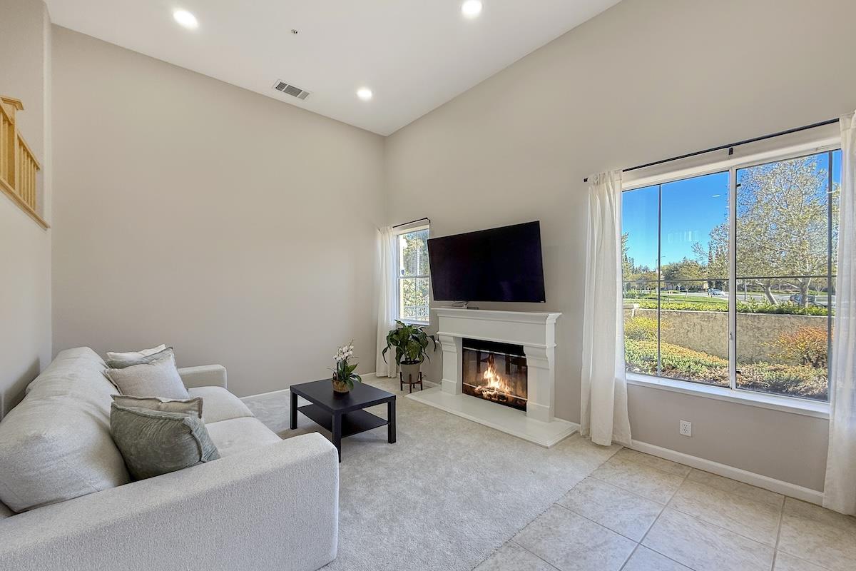 Detail Gallery Image 4 of 53 For 3224 Vinifera Dr, San Jose,  CA 95135 - 3 Beds | 2 Baths