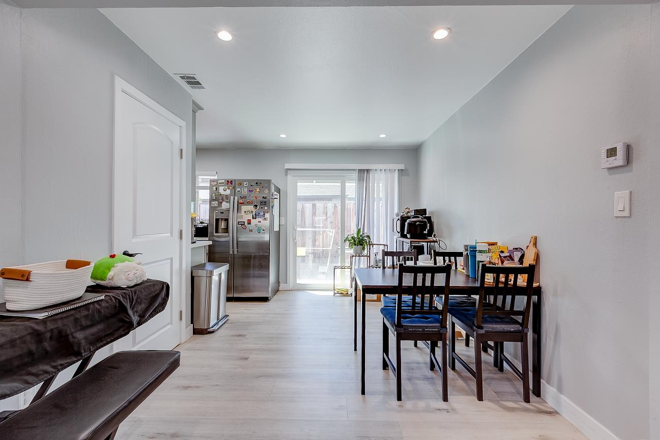 Detail Gallery Image 9 of 30 For 686-688 San Luisito Way, Sunnyvale,  CA 94085 - – Beds | – Baths