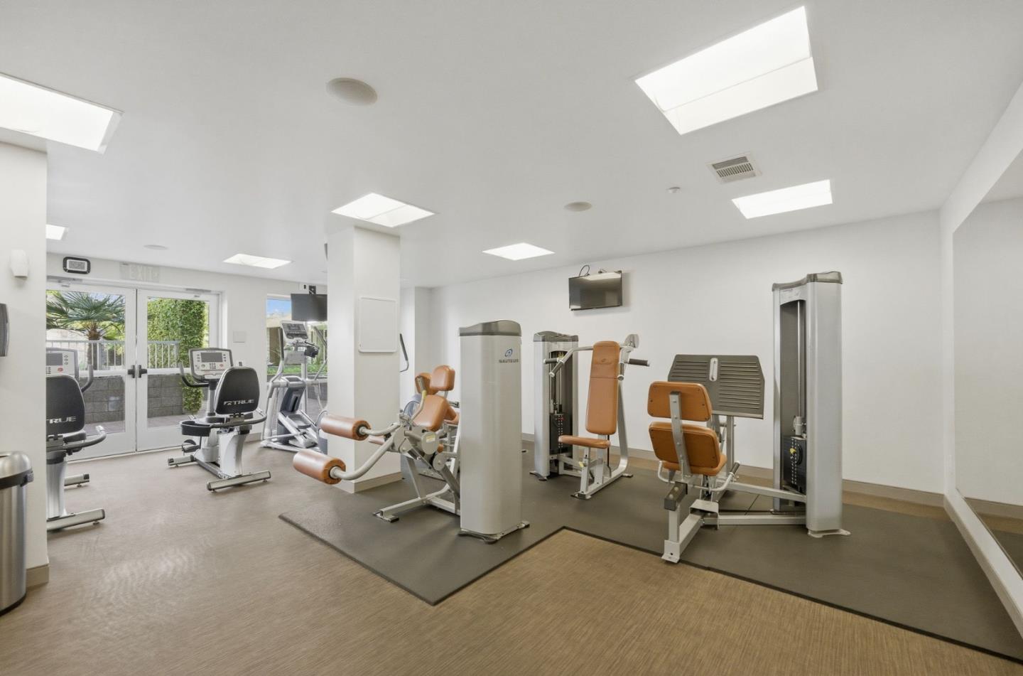 Detail Gallery Image 28 of 34 For 1655 N California Blvd #155,  Walnut Creek,  CA 94596 - 2 Beds | 2 Baths