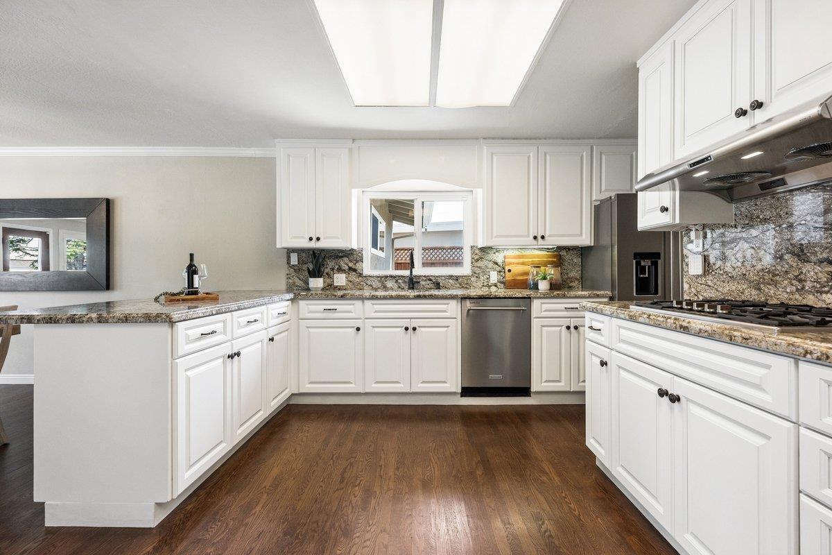 Detail Gallery Image 13 of 51 For 2315 Holland St, San Mateo,  CA 94403 - 3 Beds | 2 Baths