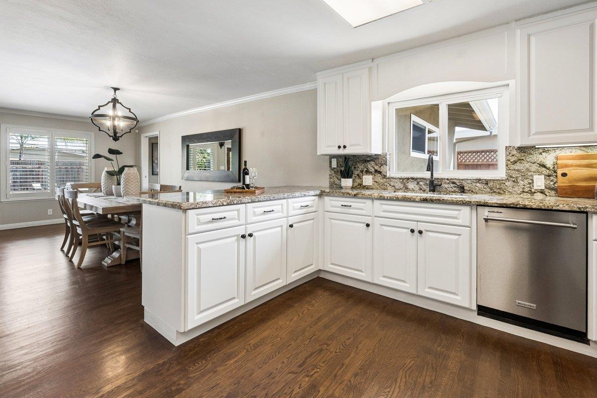 Detail Gallery Image 14 of 51 For 2315 Holland St, San Mateo,  CA 94403 - 3 Beds | 2 Baths