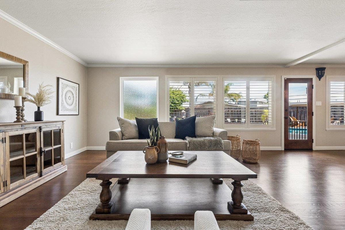 Detail Gallery Image 5 of 51 For 2315 Holland St, San Mateo,  CA 94403 - 3 Beds | 2 Baths
