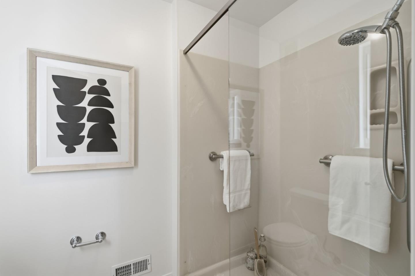 Detail Gallery Image 31 of 40 For 14278 Amherst Ct, Los Altos Hills,  CA 94022 - 5 Beds | 2/1 Baths