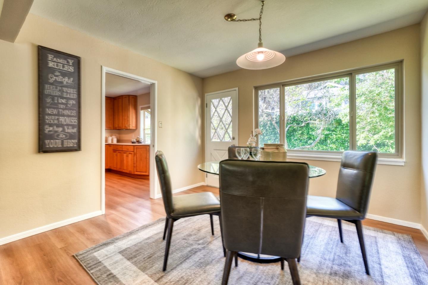 Detail Gallery Image 10 of 33 For 331 San Carlos Ave, El Granada,  CA 94018 - 3 Beds | 1 Baths