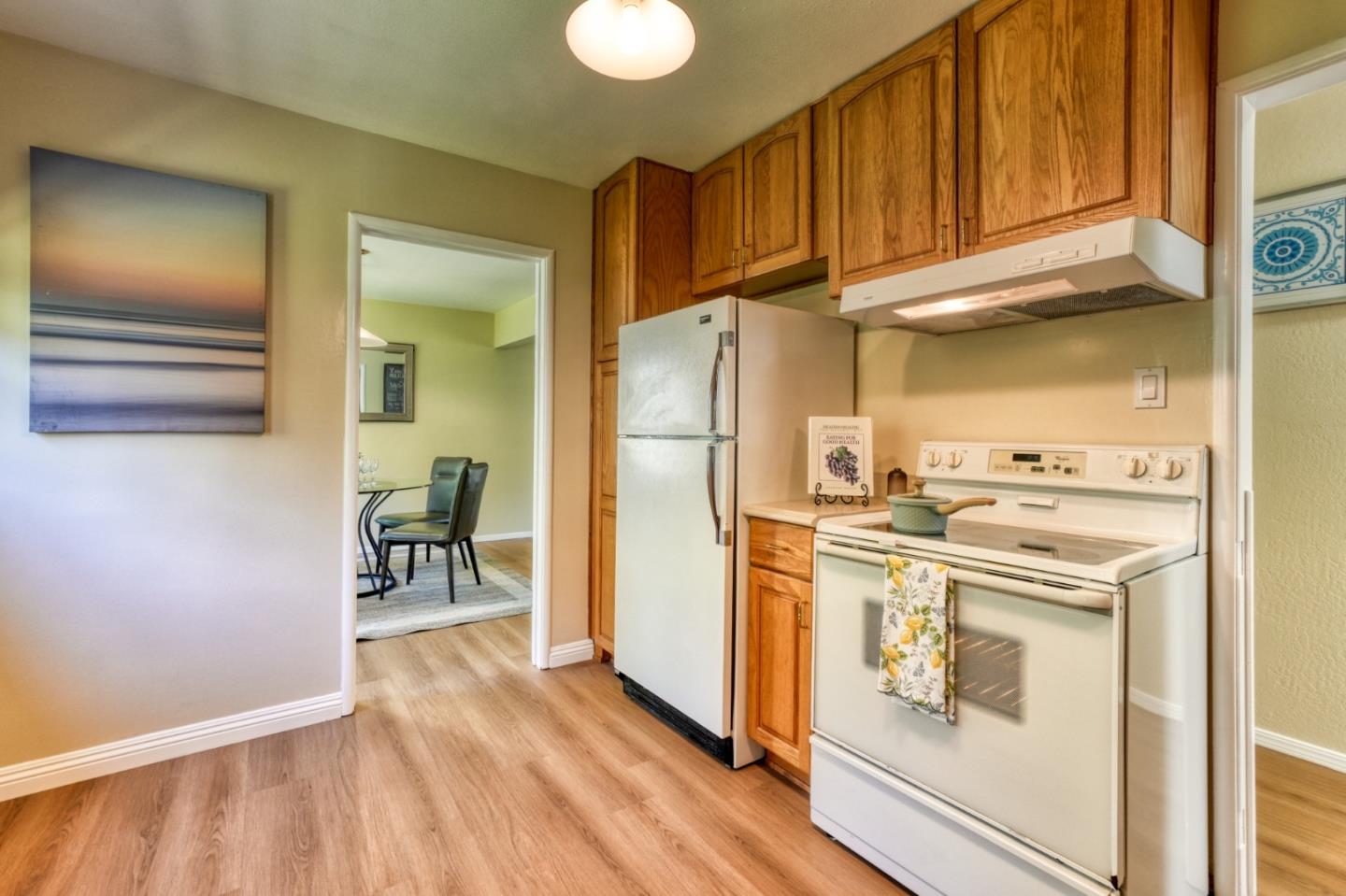 Detail Gallery Image 16 of 33 For 331 San Carlos Ave, El Granada,  CA 94018 - 3 Beds | 1 Baths