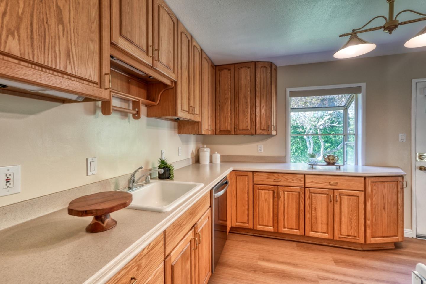 Detail Gallery Image 17 of 33 For 331 San Carlos Ave, El Granada,  CA 94018 - 3 Beds | 1 Baths