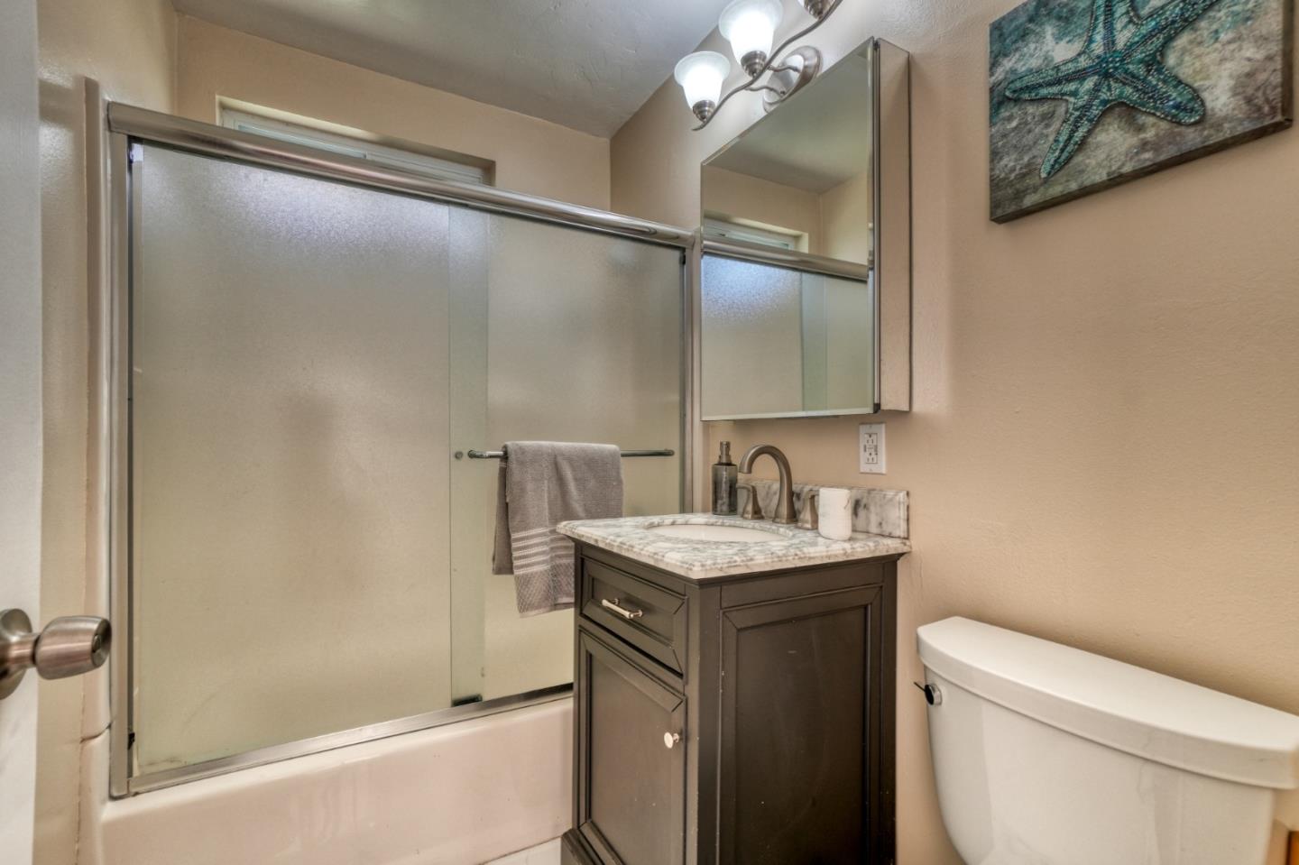 Detail Gallery Image 18 of 33 For 331 San Carlos Ave, El Granada,  CA 94018 - 3 Beds | 1 Baths