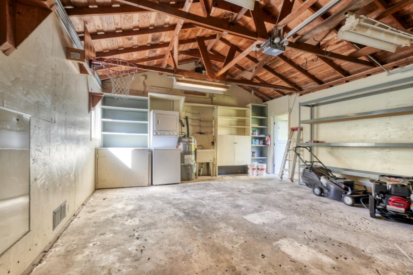 Detail Gallery Image 30 of 33 For 331 San Carlos Ave, El Granada,  CA 94018 - 3 Beds | 1 Baths