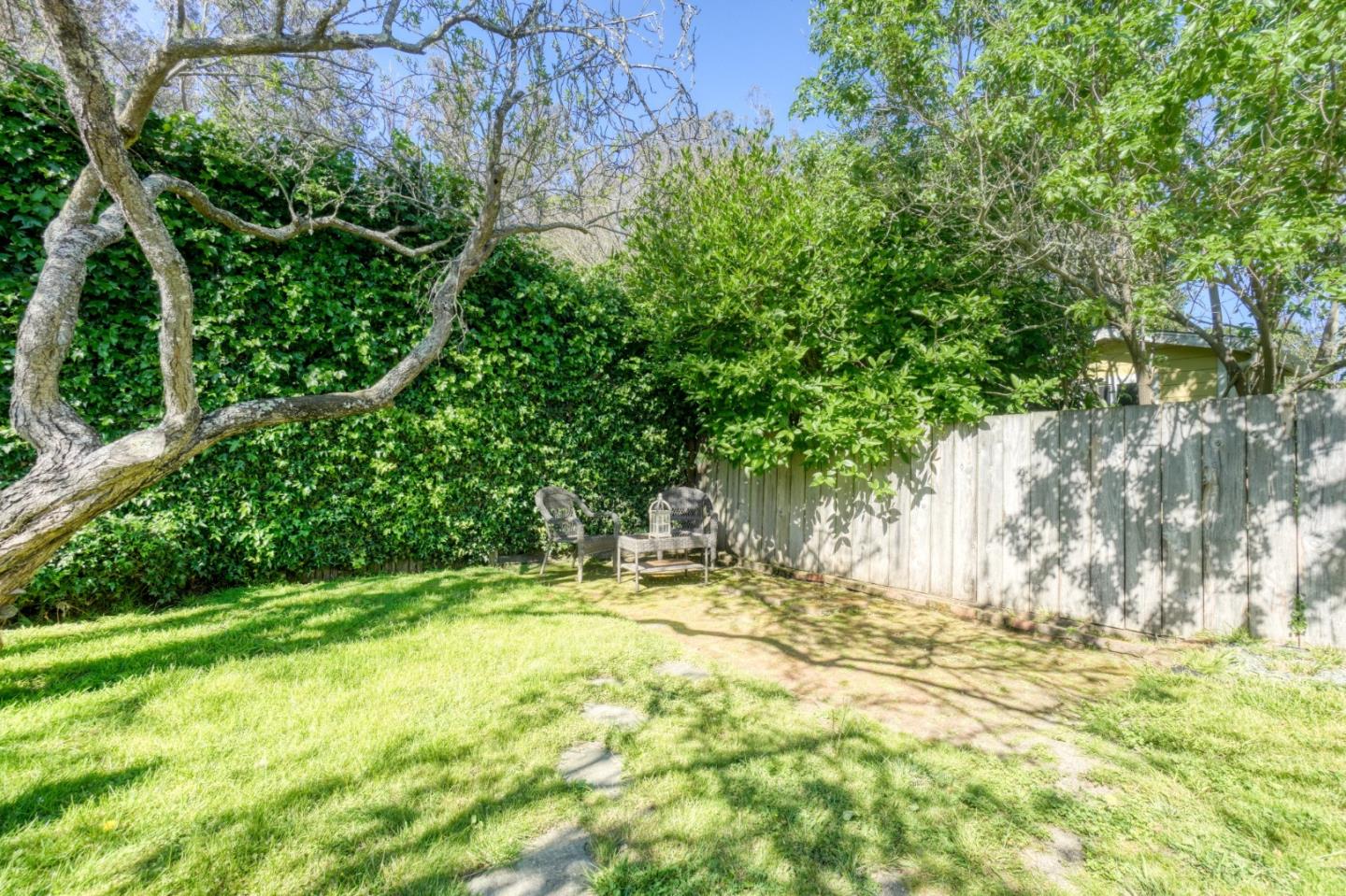 Detail Gallery Image 31 of 33 For 331 San Carlos Ave, El Granada,  CA 94018 - 3 Beds | 1 Baths