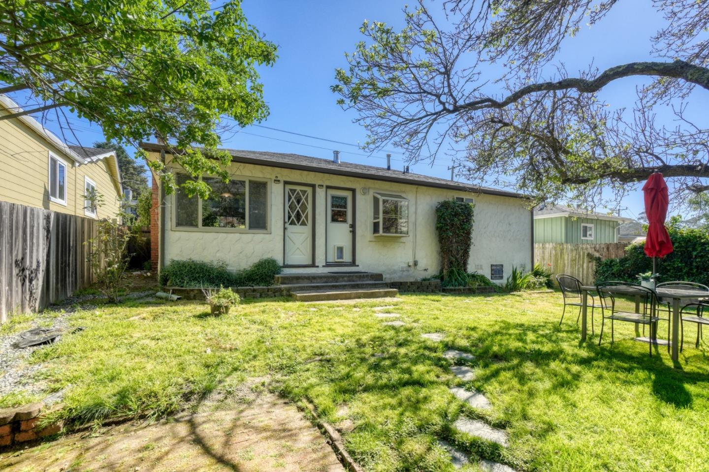 Detail Gallery Image 32 of 33 For 331 San Carlos Ave, El Granada,  CA 94018 - 3 Beds | 1 Baths