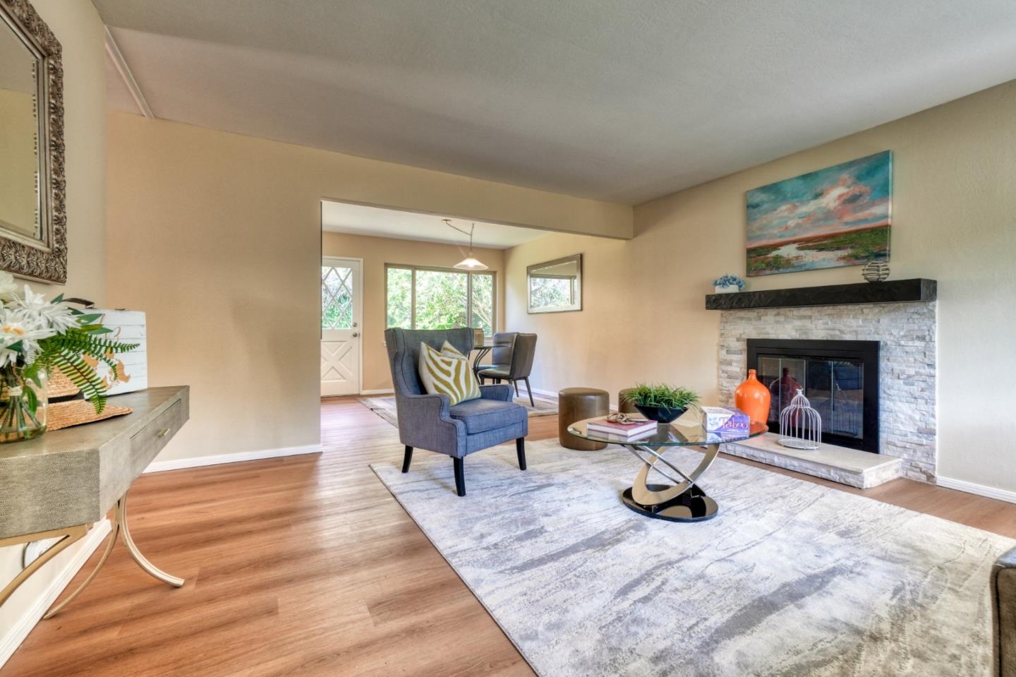 Detail Gallery Image 5 of 33 For 331 San Carlos Ave, El Granada,  CA 94018 - 3 Beds | 1 Baths