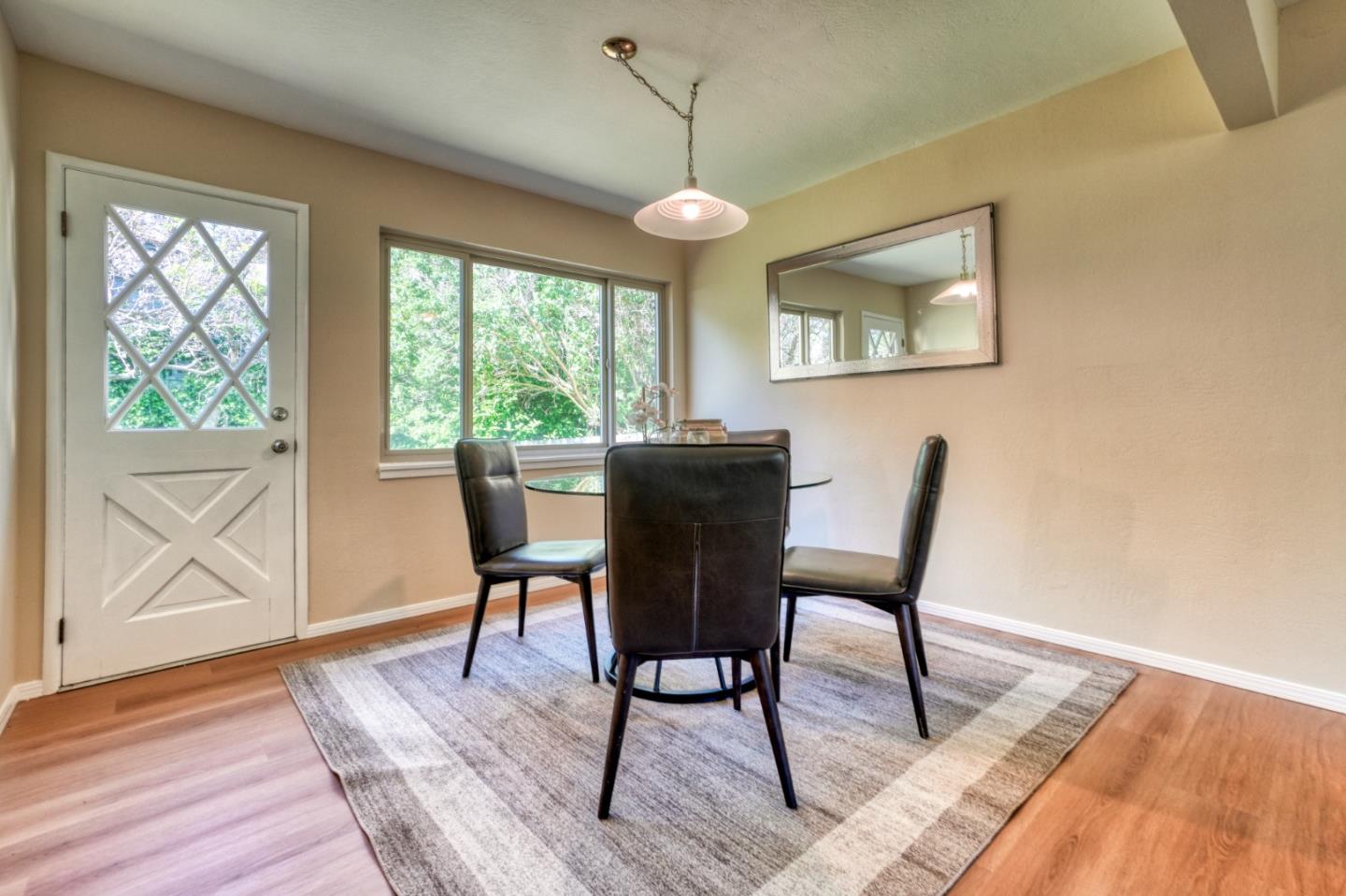 Detail Gallery Image 9 of 33 For 331 San Carlos Ave, El Granada,  CA 94018 - 3 Beds | 1 Baths