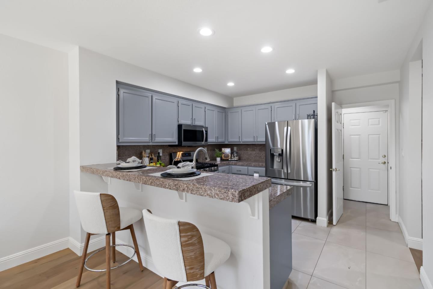 Detail Gallery Image 23 of 61 For 3526 Jasmine Cir, San Jose,  CA 95135 - 3 Beds | 2/1 Baths