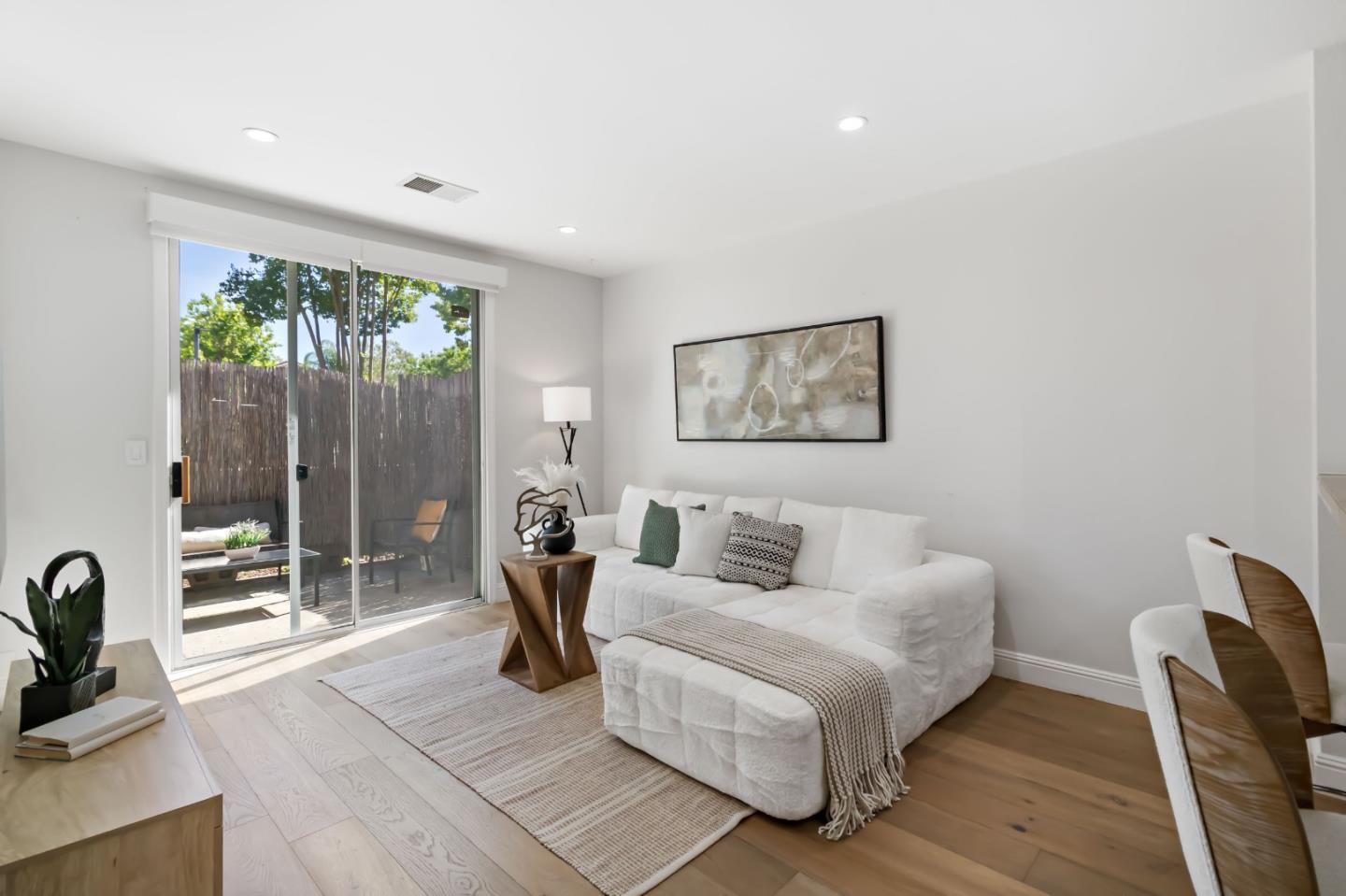 Detail Gallery Image 4 of 61 For 3526 Jasmine Cir, San Jose,  CA 95135 - 3 Beds | 2/1 Baths