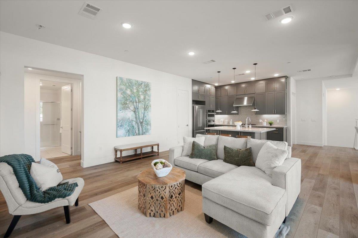 Detail Gallery Image 12 of 46 For 45349 Tom Blalock St #102,  Fremont,  CA 94539 - 4 Beds | 3/1 Baths