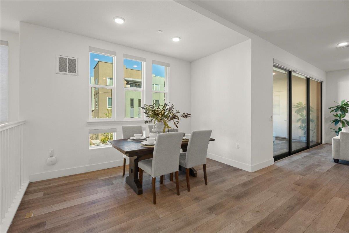 Detail Gallery Image 15 of 46 For 45349 Tom Blalock St #102,  Fremont,  CA 94539 - 4 Beds | 3/1 Baths