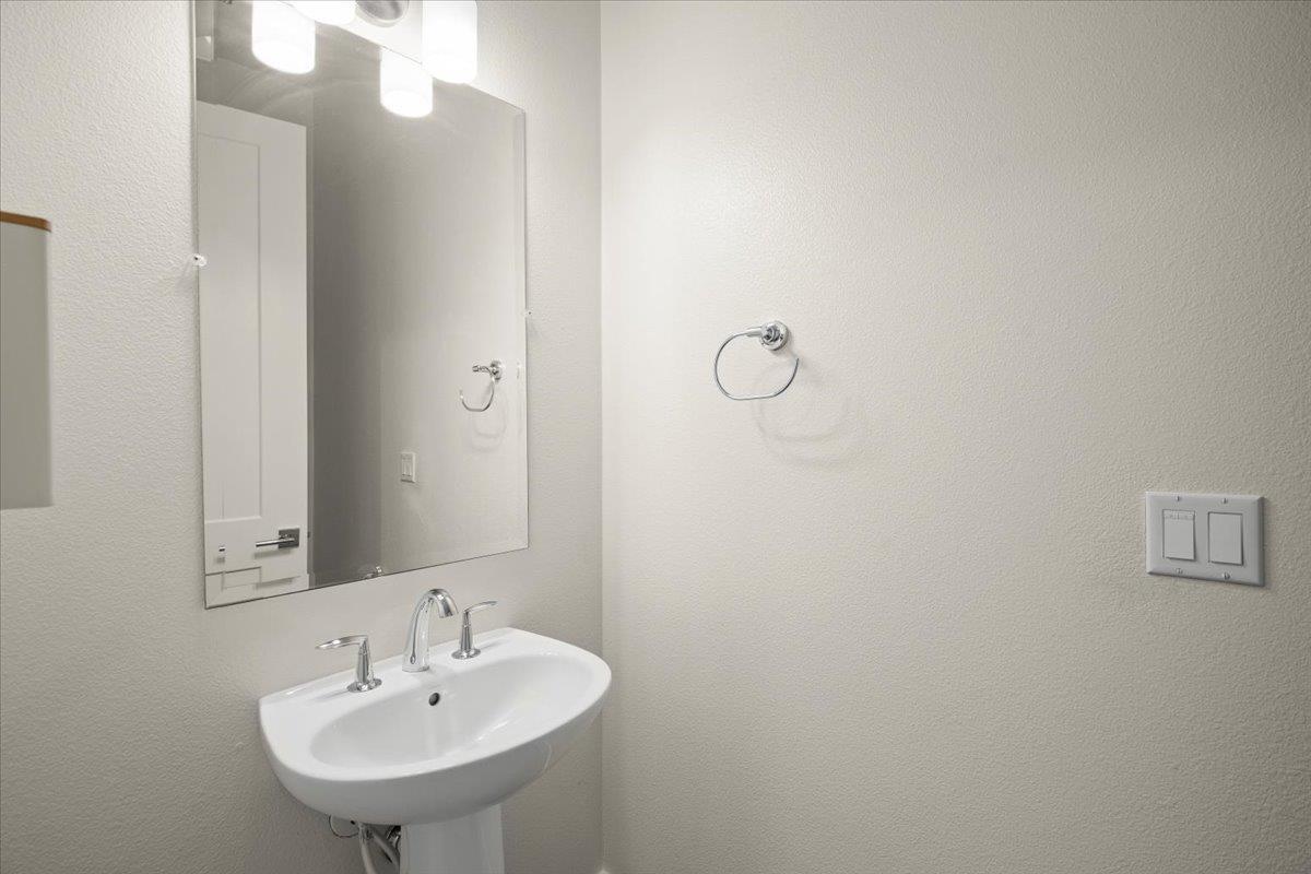 Detail Gallery Image 25 of 46 For 45349 Tom Blalock St #102,  Fremont,  CA 94539 - 4 Beds | 3/1 Baths