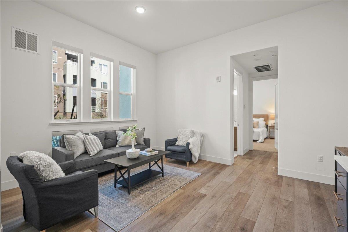 Detail Gallery Image 3 of 46 For 45349 Tom Blalock St #102,  Fremont,  CA 94539 - 4 Beds | 3/1 Baths