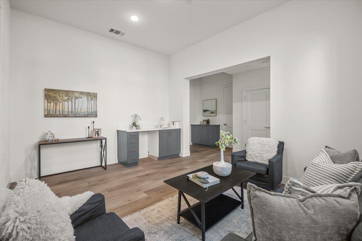 Detail Gallery Image 4 of 46 For 45349 Tom Blalock St #102,  Fremont,  CA 94539 - 4 Beds | 3/1 Baths