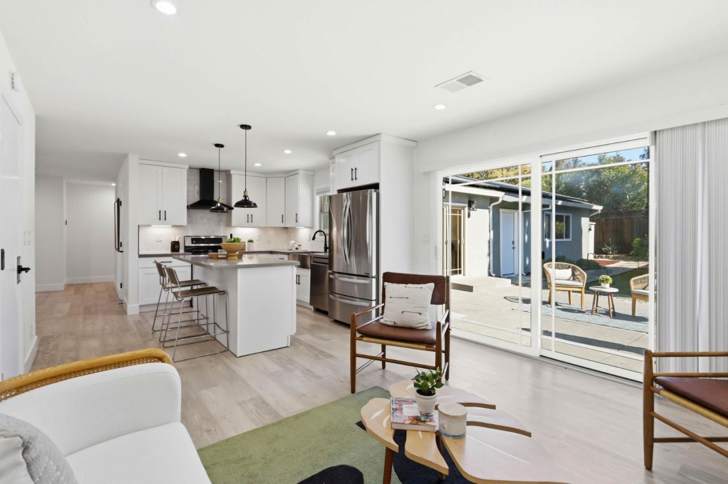 Detail Gallery Image 10 of 44 For 1122 Lynhurst Way, San Jose,  CA 95118 - 4 Beds | 2 Baths