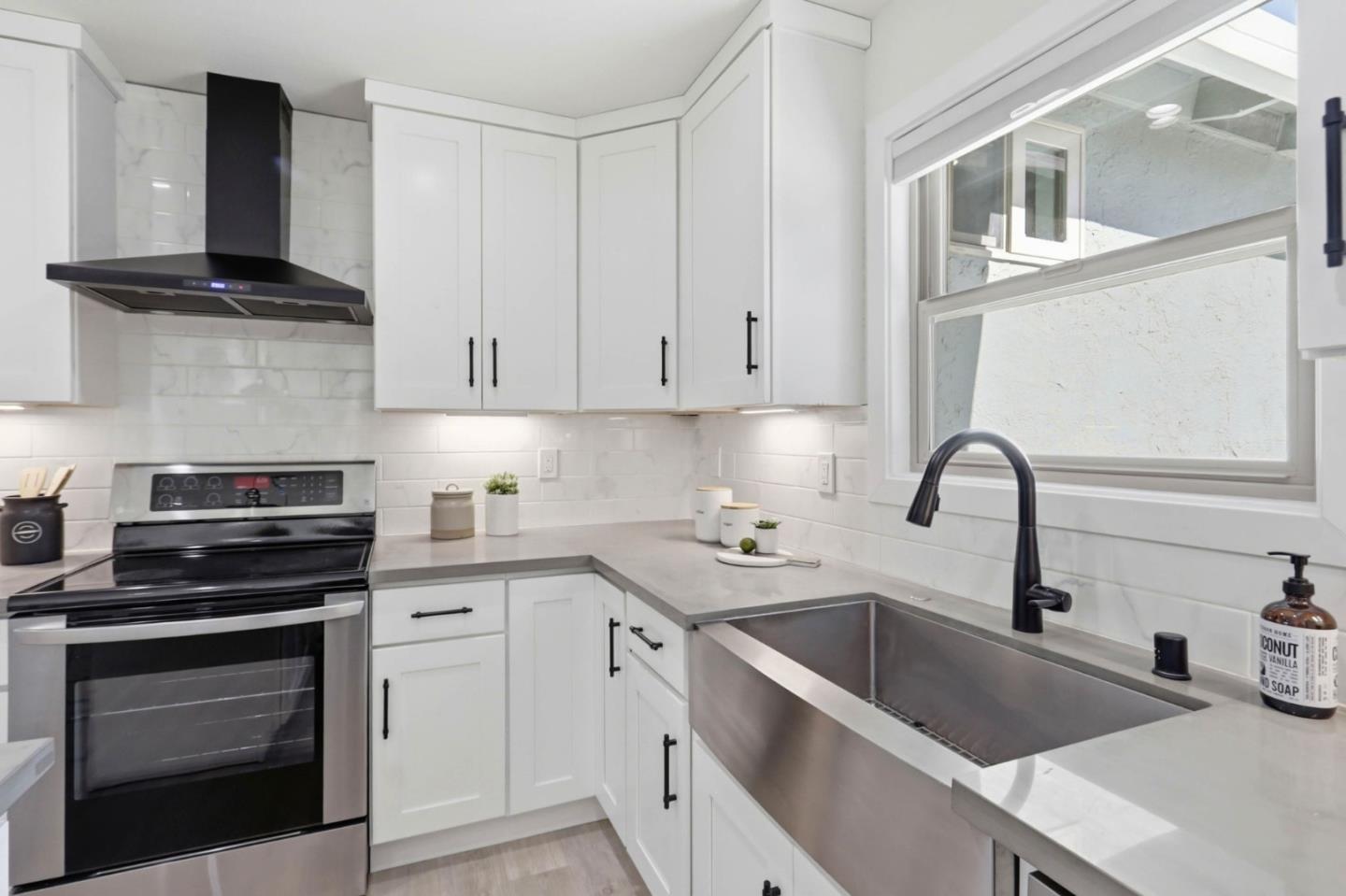 Detail Gallery Image 11 of 44 For 1122 Lynhurst Way, San Jose,  CA 95118 - 4 Beds | 2 Baths