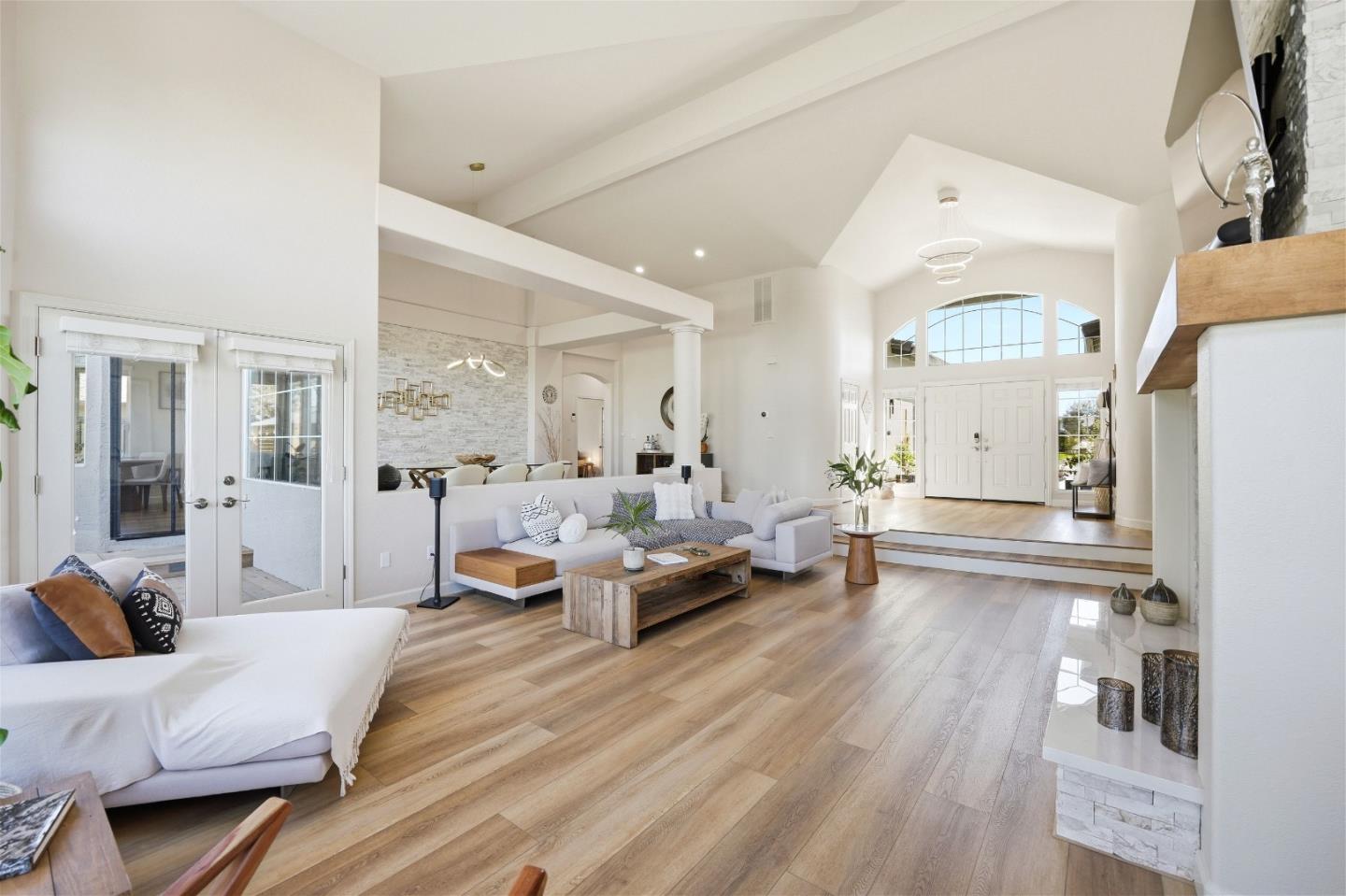 Detail Gallery Image 11 of 55 For 1355 Sonnys Way, Hollister,  CA 95023 - 4 Beds | 3 Baths