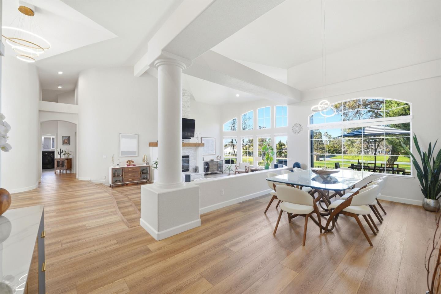 Detail Gallery Image 14 of 55 For 1355 Sonnys Way, Hollister,  CA 95023 - 4 Beds | 3 Baths