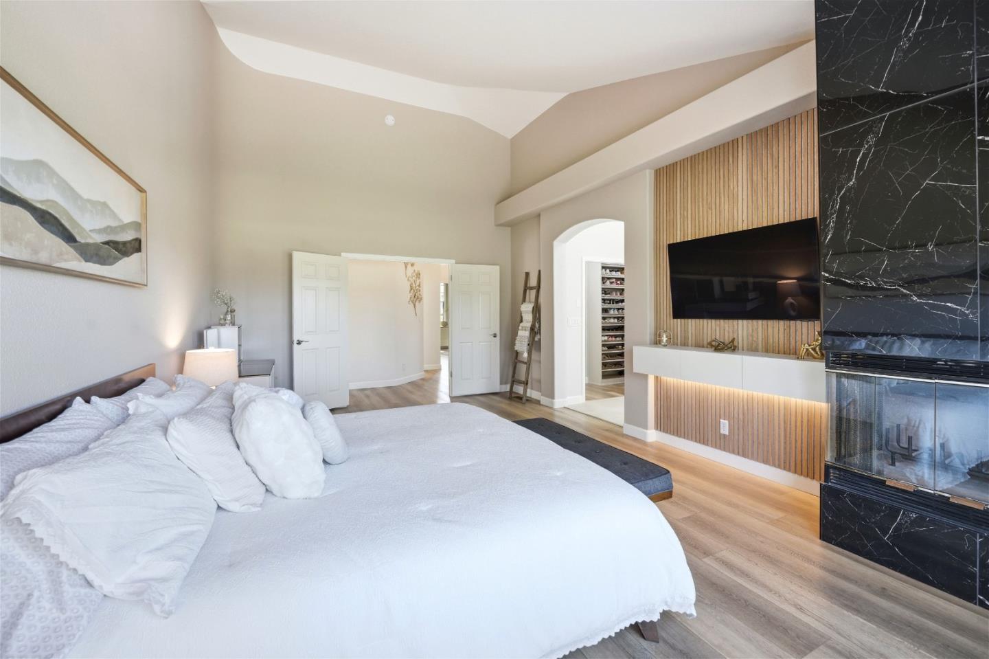 Detail Gallery Image 27 of 55 For 1355 Sonnys Way, Hollister,  CA 95023 - 4 Beds | 3 Baths