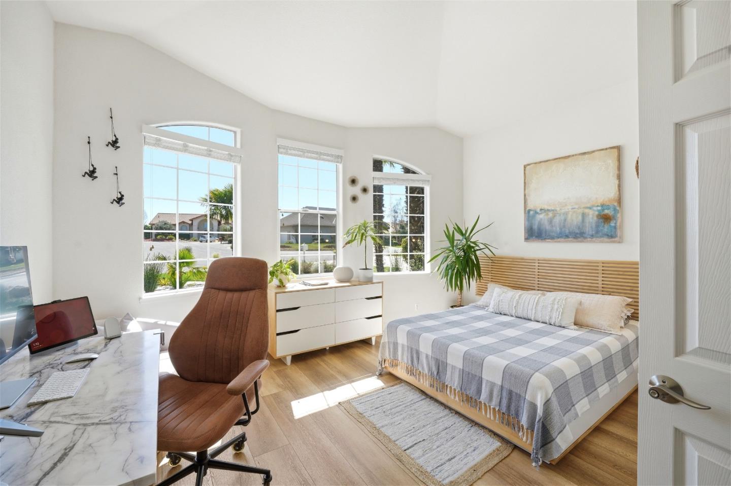 Detail Gallery Image 33 of 55 For 1355 Sonnys Way, Hollister,  CA 95023 - 4 Beds | 3 Baths