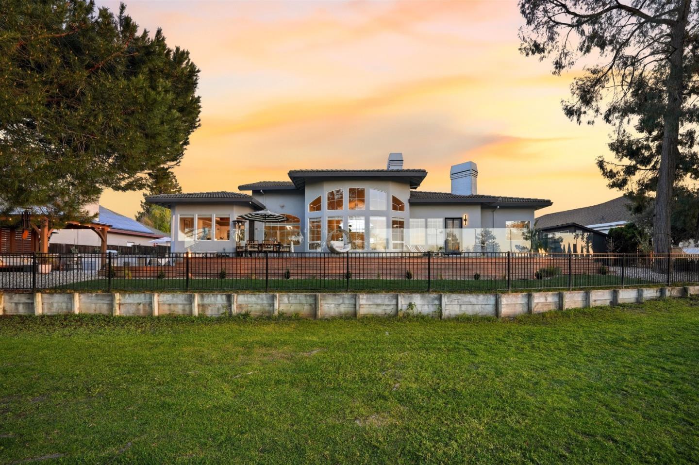 Detail Gallery Image 51 of 55 For 1355 Sonnys Way, Hollister,  CA 95023 - 4 Beds | 3 Baths