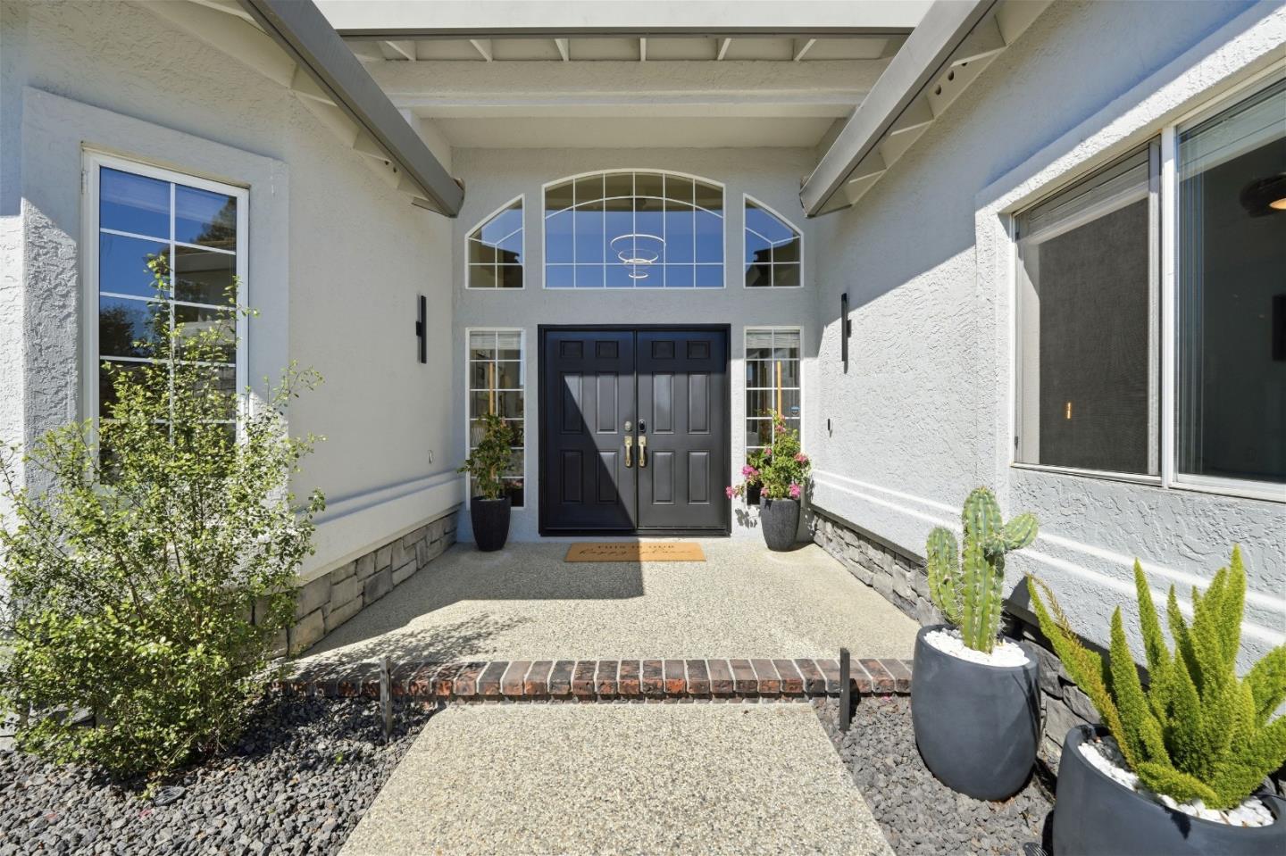 Detail Gallery Image 7 of 55 For 1355 Sonnys Way, Hollister,  CA 95023 - 4 Beds | 3 Baths